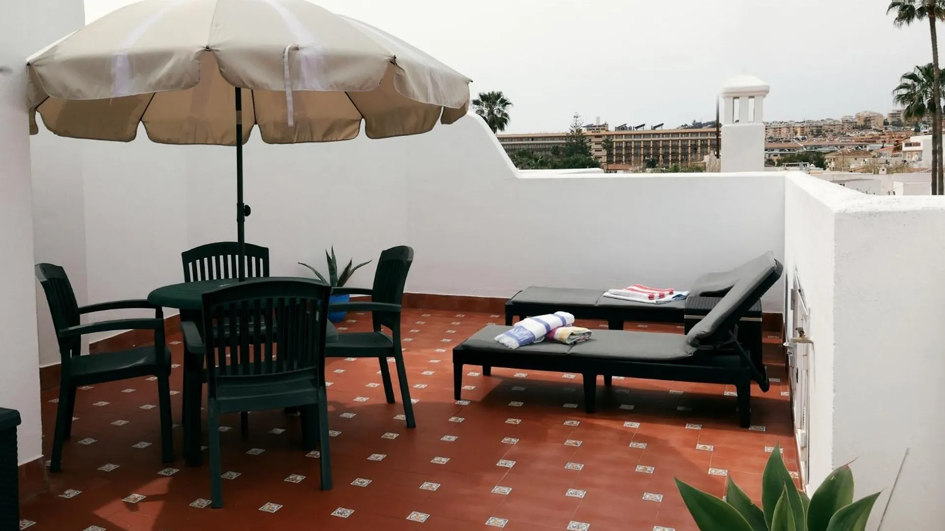 Apartment In The Center Of La Cala De Mijas With Sea Views